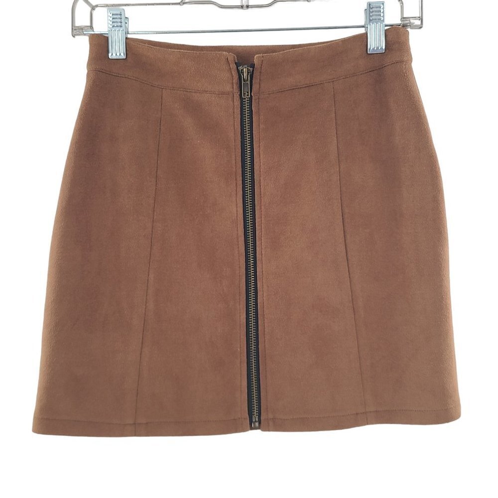 Women’s Anna Grace Faux Suede Zip‎ Front Skirt. Size Large.